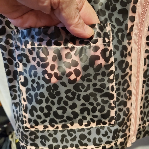 Old Navy transparent leopard rain coat-NWOT - Picture 2 of 4